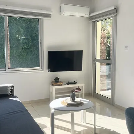 Phaedrus Living Constantinos Seaview Appartamento